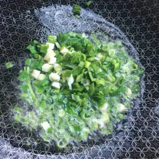 Make Garlic fried rice step 4