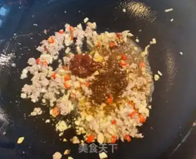 Make Pyramid, red and white step 3