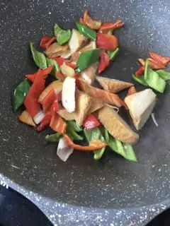 Make Cream pepper fried fish tofu step 8