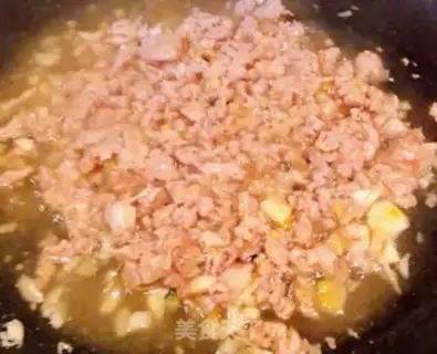Make Celery-leaved tomato mushroom pork puff soup step 5