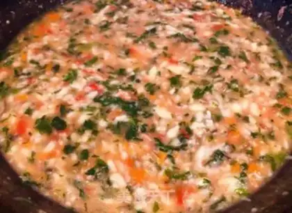 Make Celery-leaved tomato mushroom pork puff soup step 10