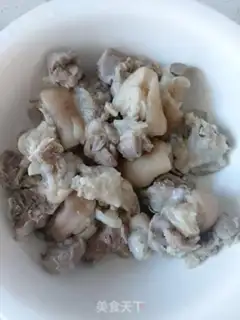 Make Red burning pig hands step 2