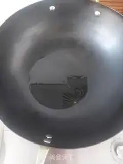 Make Red burning pig hands step 3