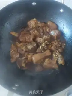 Make Red burning pig hands step 8