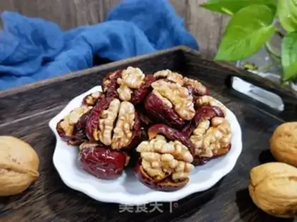 Make Red dates and walnuts step 8