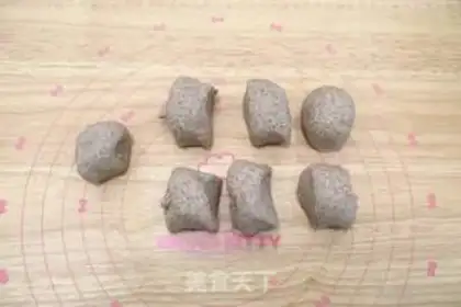 Make Black whole wheat bear bean bag step 6