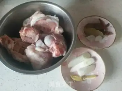 Make Bones soup with radish step 0