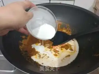 Make Thai coconut curry crab step 4