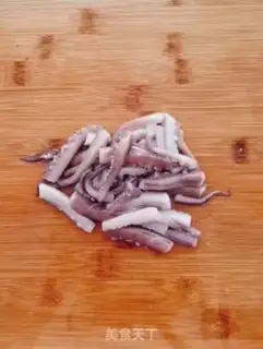 Make A dry pot of dragonfish step 1