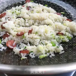 Make Weenie garlic fried rice step 7
