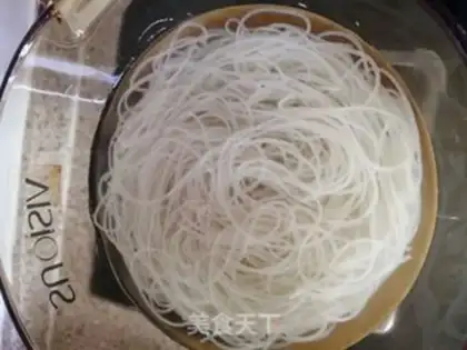 Make Sour sauce cold noodles step 0