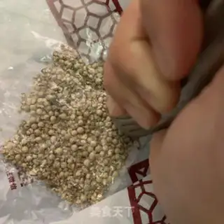 Make Lotus pepper belly soup step 3