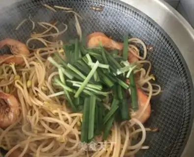 Make Shrimp sprouts step 13