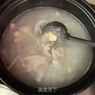 Make Lotus pepper belly soup step 8