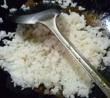 Make Soy sauce shrimp fried rice step 5
