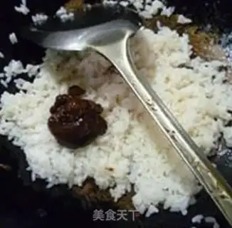 Make Soy sauce shrimp fried rice step 6