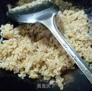 Make Soy sauce shrimp fried rice step 7