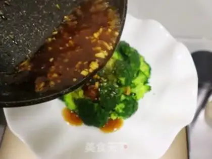 Make Garlic broccoli step 9