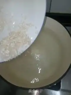 Make Shrimp porridge step 1