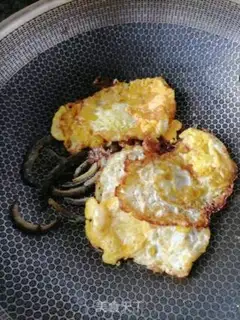 Make Dirt and eggs step 1