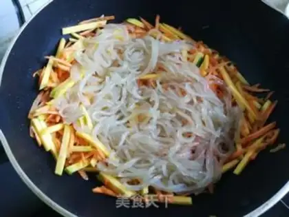 Make Pumpkin carrots for fans step 3