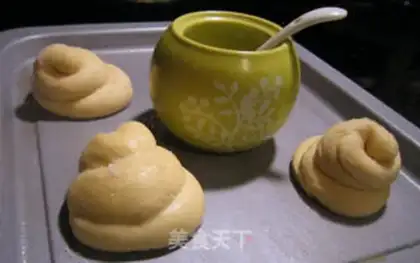 Make Snail bread step 11