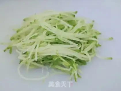 Make Golden pins, radish soup step 1