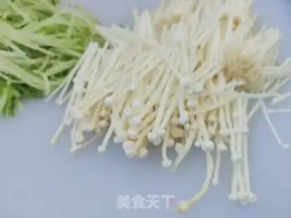 Make Golden pins, radish soup step 2