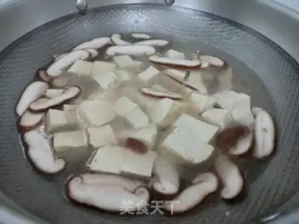 Make Scrawny mushroom tofu soup step 4