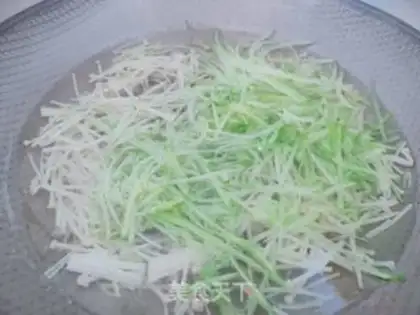 Make Golden pins, radish soup step 4