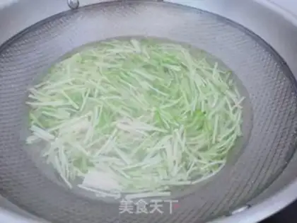 Make Golden pins, radish soup step 5