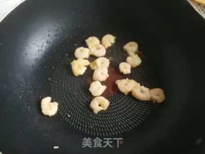 Make Shrimp pumpkin fried eggs step 4