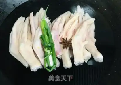 Make Sour duck feet step 1