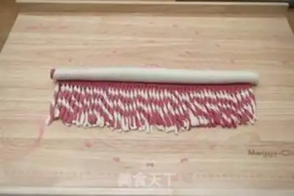 Make The wrinkled knife cut the buns step 14