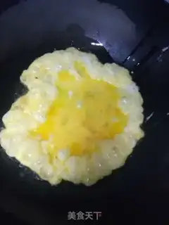 Make Scrambled eggs step 1