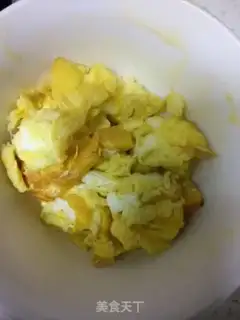 Make Scrambled eggs step 2