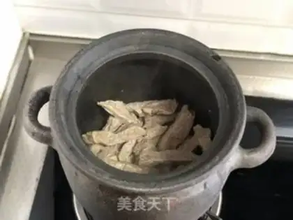 Make Homemade spicy beef step 1