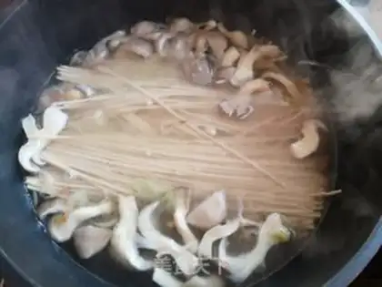Make Wheat beef noodles step 6