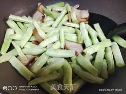 Make Five flowers and white bean horns step 3