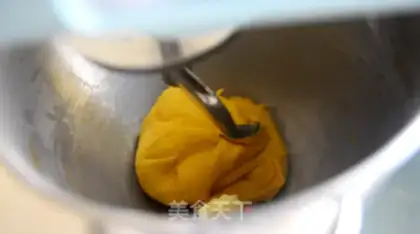 Make Milky pumpkin toast step 5