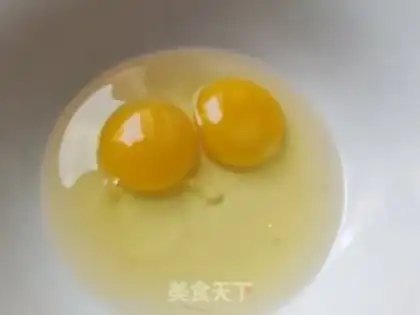 Make Pepper fried eggs step 1