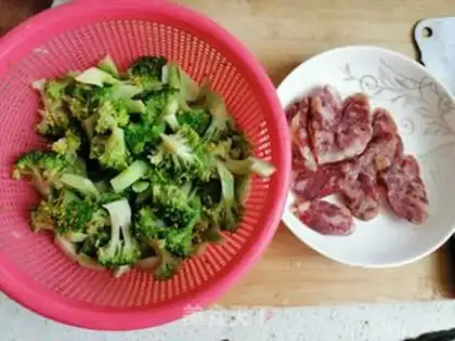 Make Sausage and broccoli step 0