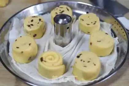 Make Pumpkin rolls step 6