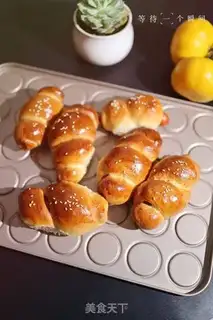 Make Hot dog roll step 0
