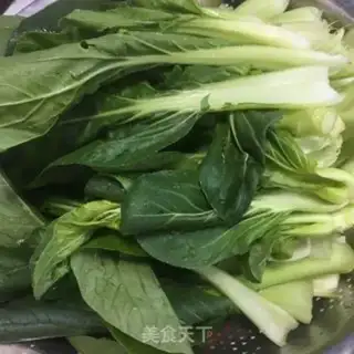 Make Garlic on the sea green step 0