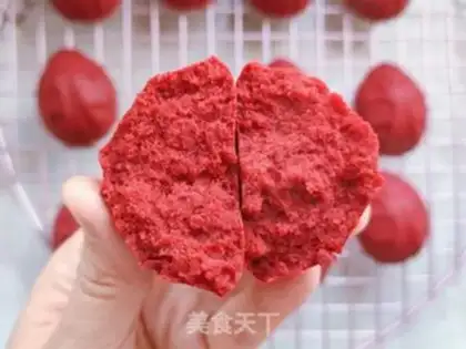 Make Halloween velvet cake step 12