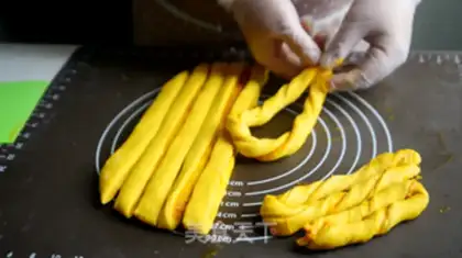 Make Milky pumpkin toast step 16