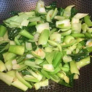 Make Garlic on the sea green step 5