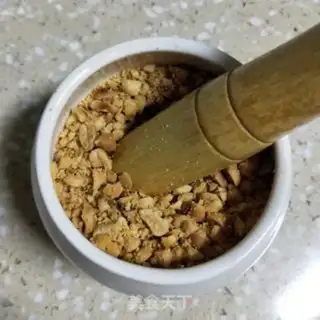 Make Peanut sesame rice cake step 1