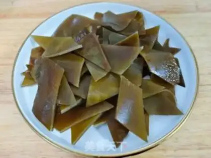 Make Seaweed tofu soup step 1